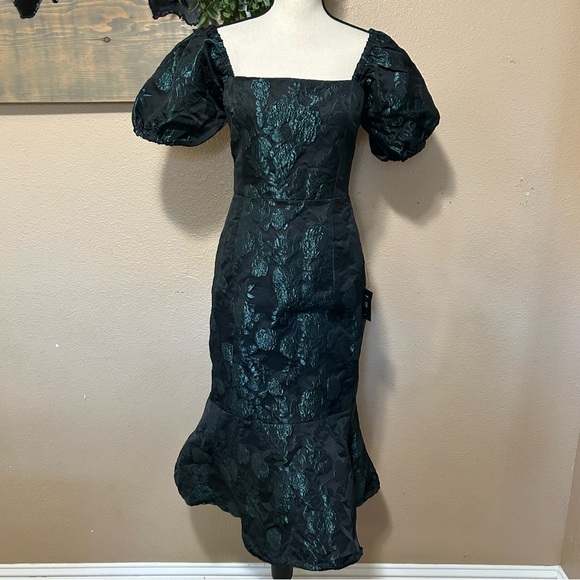 Lulu's Midnight Floral Puff Sleeve Midi Dress - Picture 2 of 9